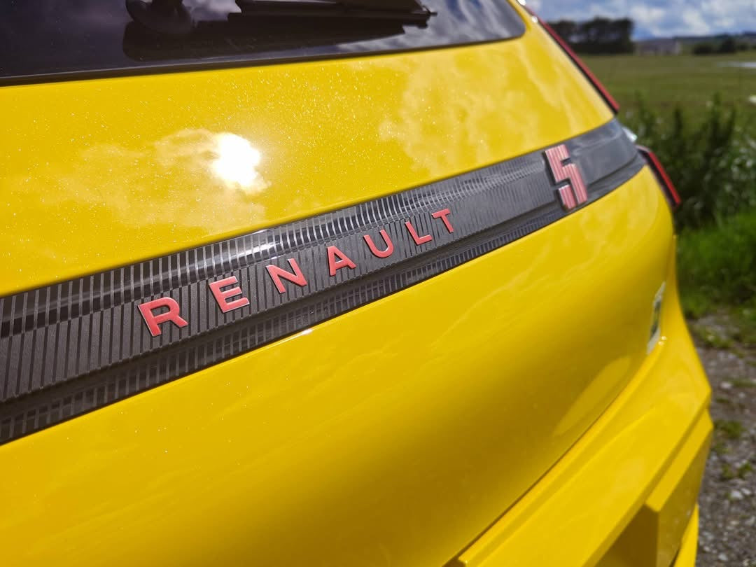 Renault 5 Etech rear RENAULT Letters & 5 Overlay Kit - Various Colours