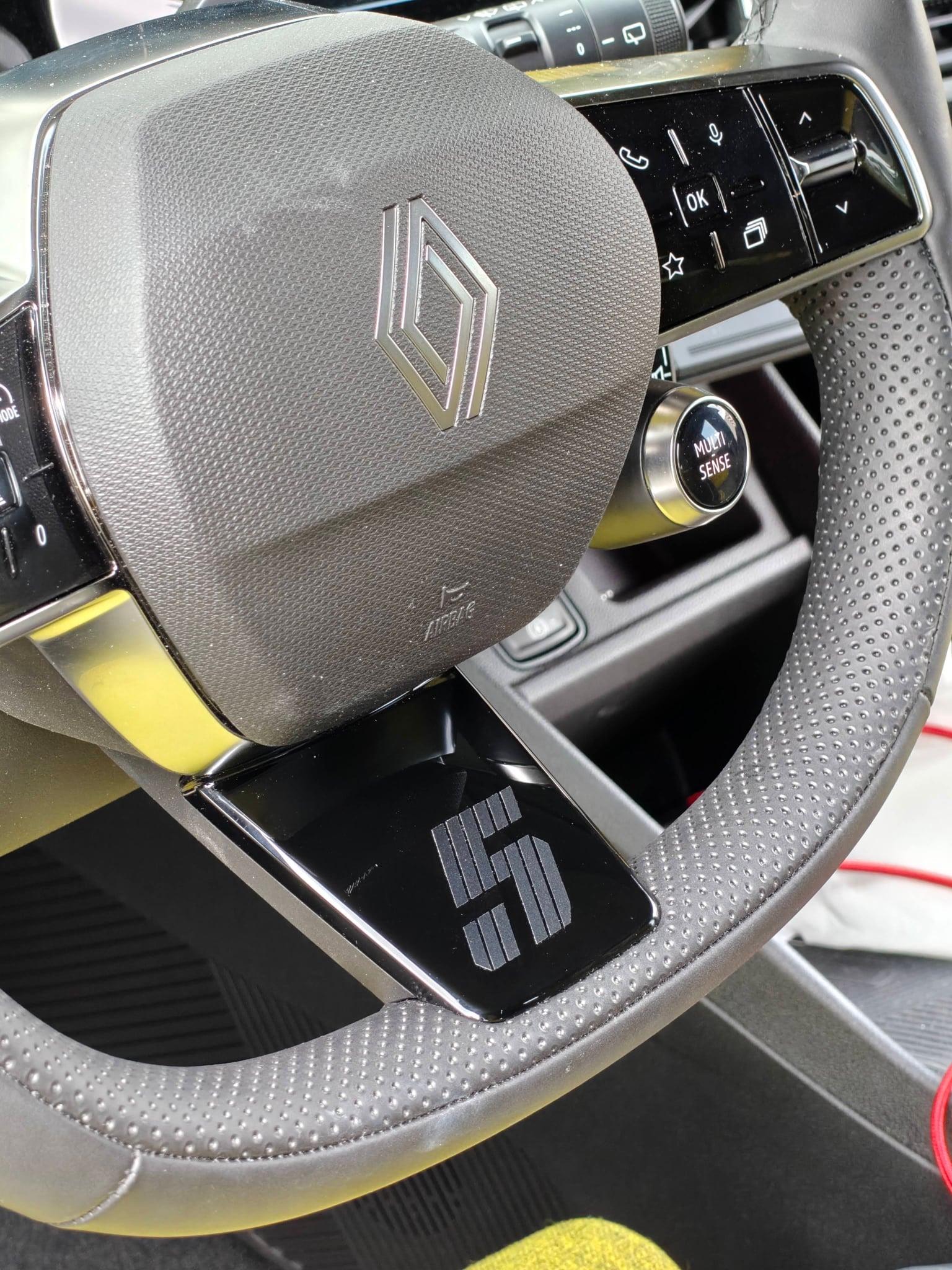 Renault 5 Etech Steering Wheel Graphic - Matte Black